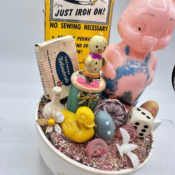 Easter Spring themed decor handmade assemblage art knickerbocker bunny kitschy - Picture 4 of 6